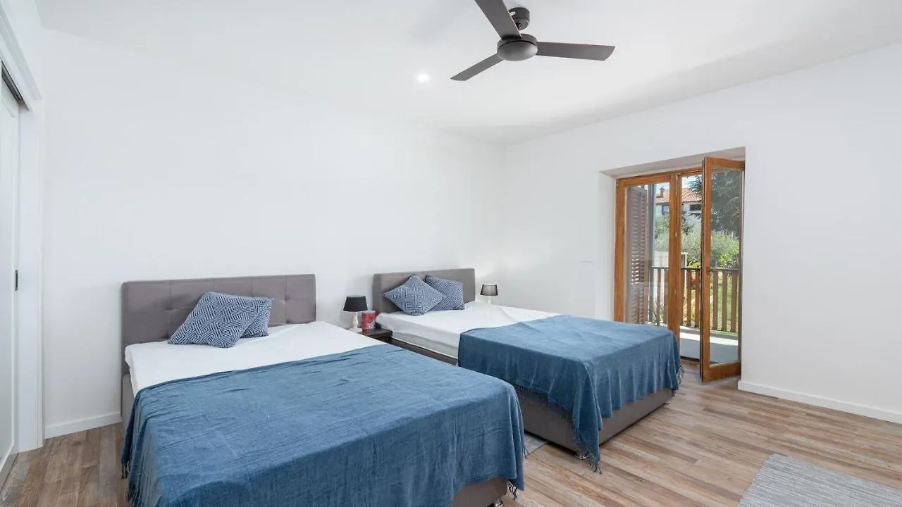 Boomerang - Holiday House With Sea View Dajla