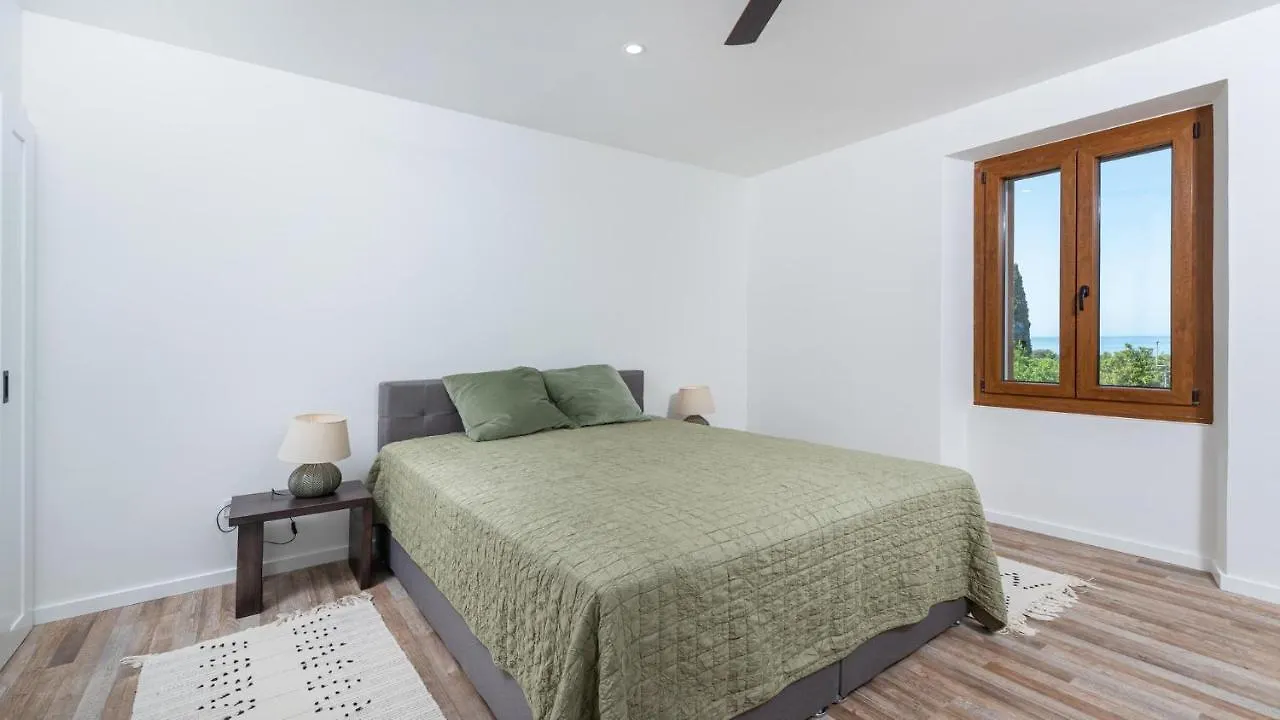 Boomerang - Holiday House With Sea View Dajla Tatil Evi